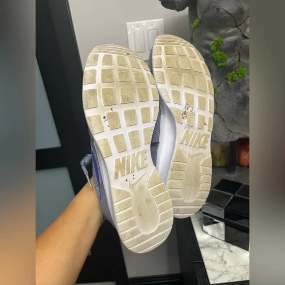 Nike Women's Athletic Shoes in Gray with Blue Accents - Picture 5 of 8